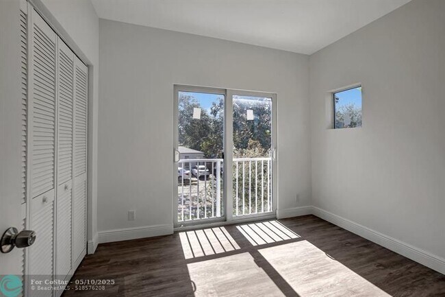 Building Photo - 1108 S 20th Ave