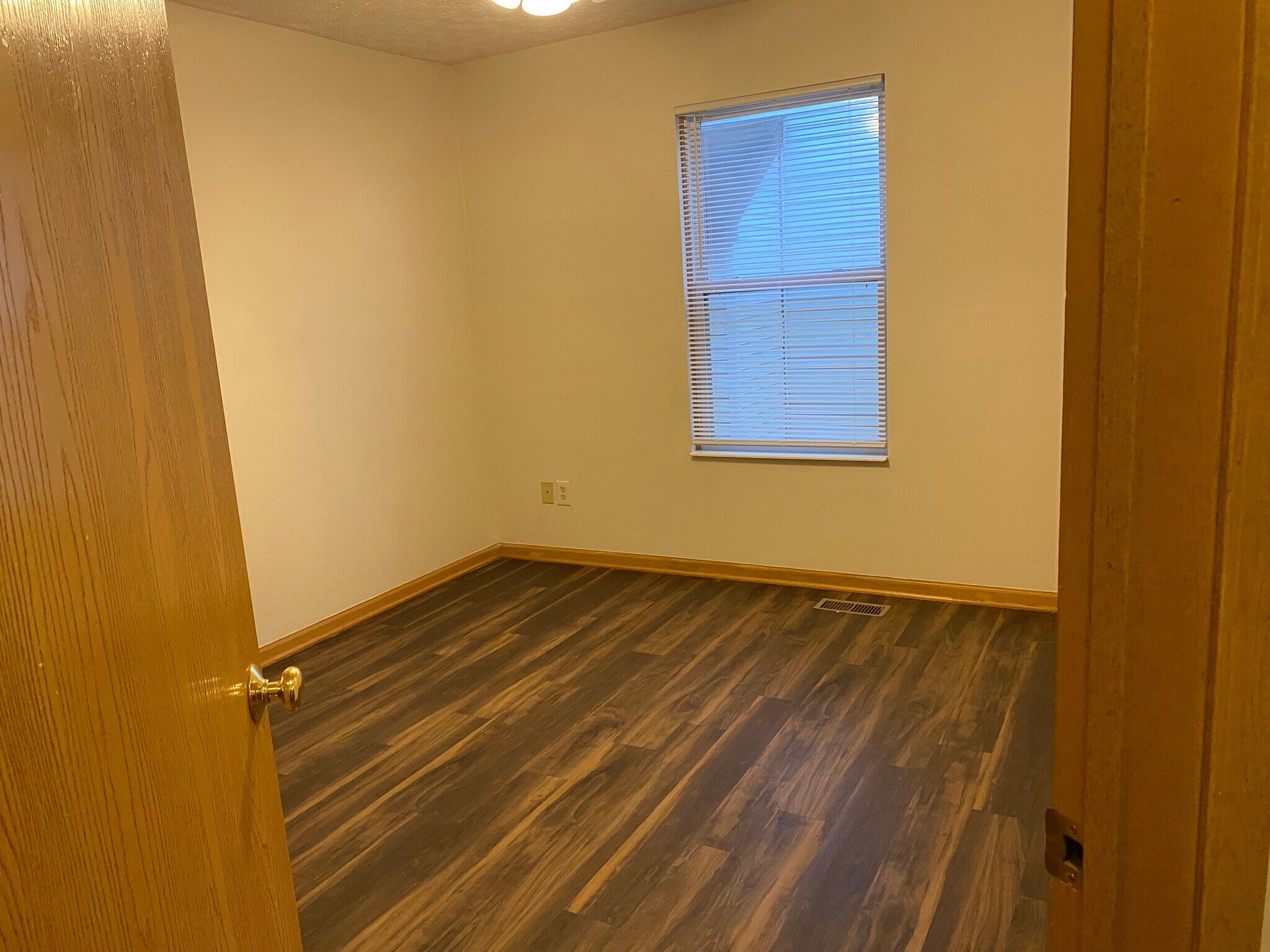 Building Photo - 4941 Petticoat Ct