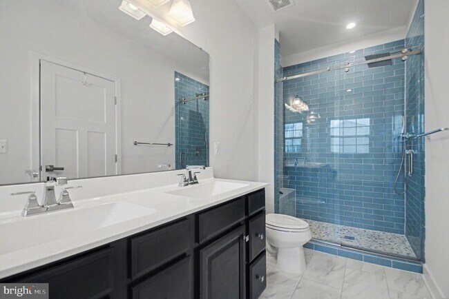 Building Photo - 11398 Willow Green Cir