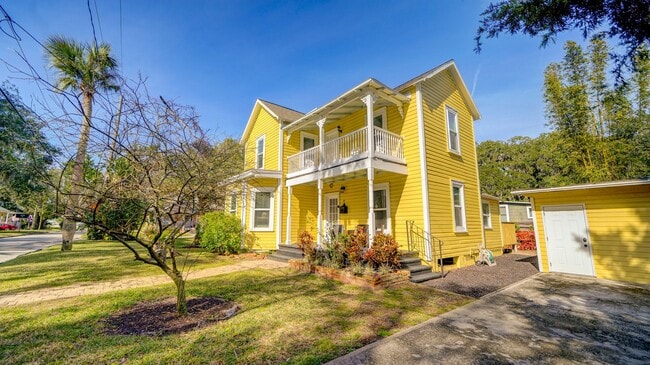 Building Photo - 14 Sanchez Ave