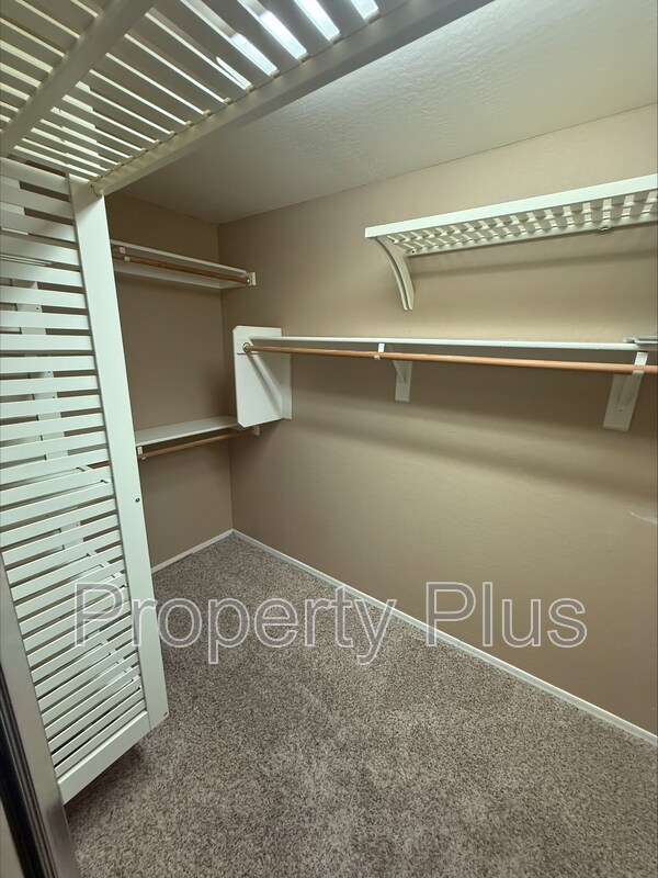 Building Photo - 8355 W Molly Ln