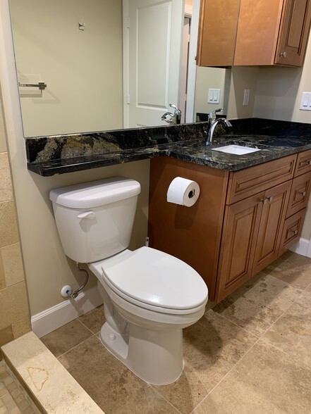 Building Photo - 926 NW Spruce Ridge Dr