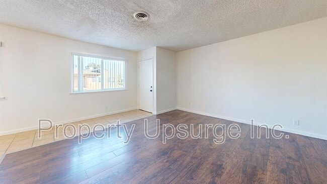 Building Photo - 1340 Hobart Dr