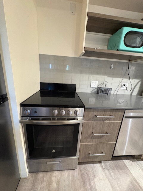 Building Photo - Cute Pet Friendly Studio Apartment Near Sl...
