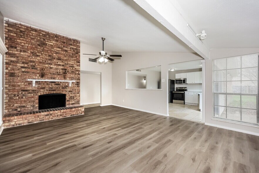 Building Photo - 114 S Young Blvd