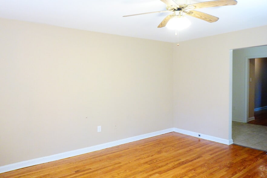 Building Photo - 8203 Garland Ave