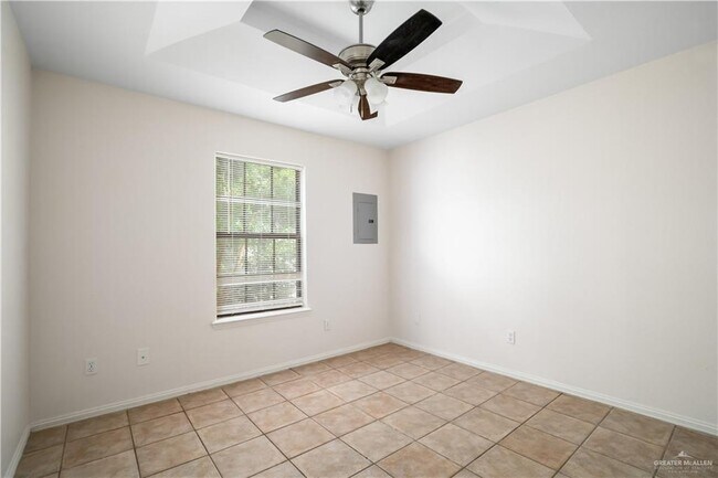 Building Photo - 4006 N Inspiration Rd