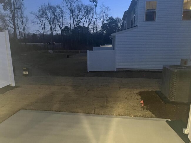 Building Photo - 72 Hyacinth Ln