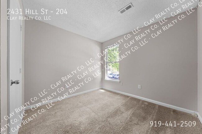 Building Photo - 2431 Hill St
