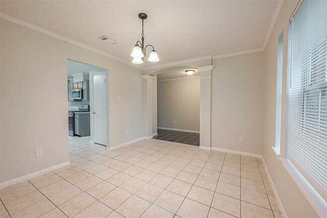 Building Photo - 17523 Coventry Oaks Dr