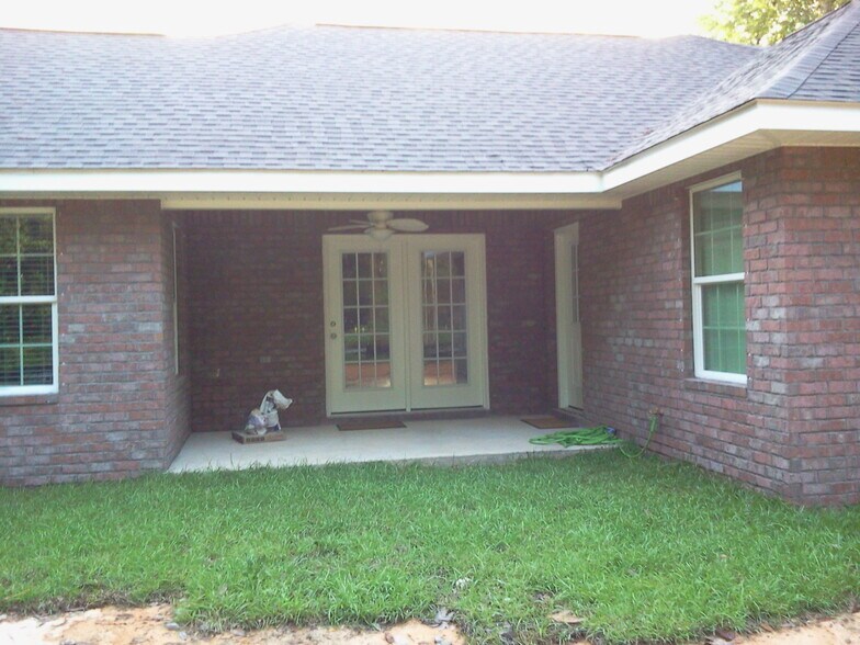 Building Photo - 2519 Weller Ave