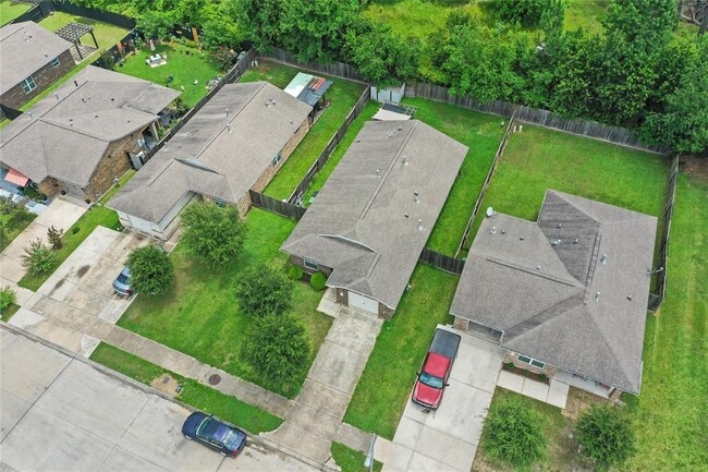 Building Photo - 8802 Shady Vista Ln