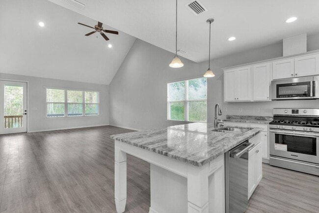 Building Photo - 303 Key Lime Pl
