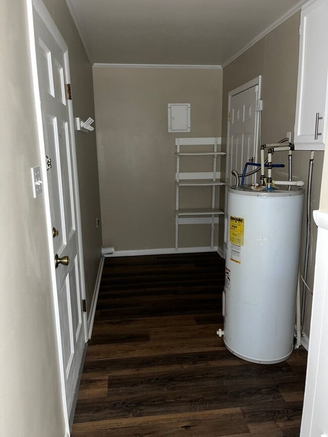 Building Photo - 3 Bed 1.5 Bath Home