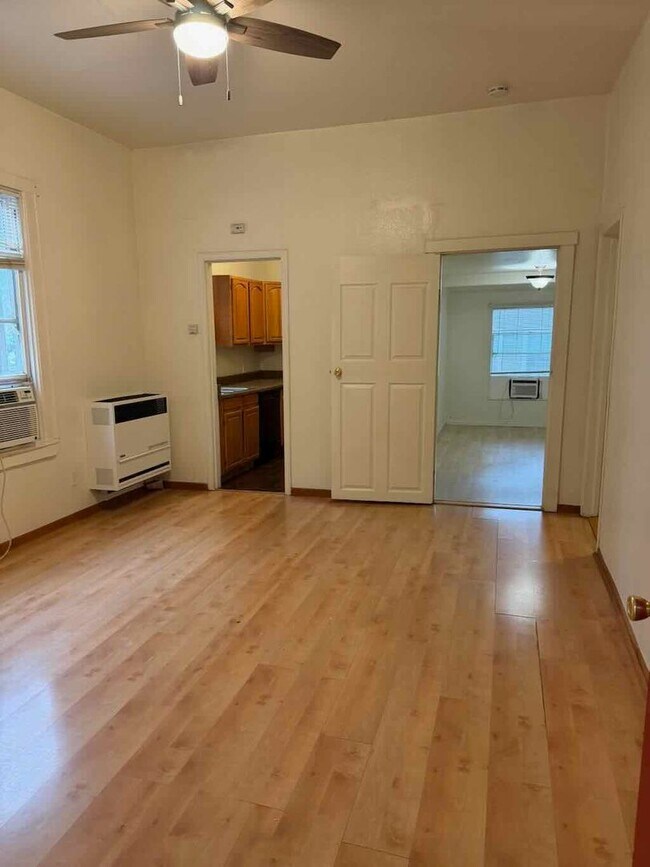 Building Photo - 1823 T St