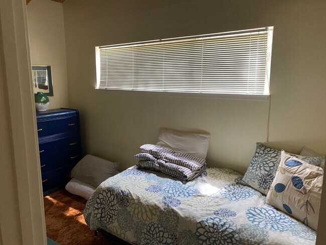 Building Photo - Seasonal Furnished or Long Term rental