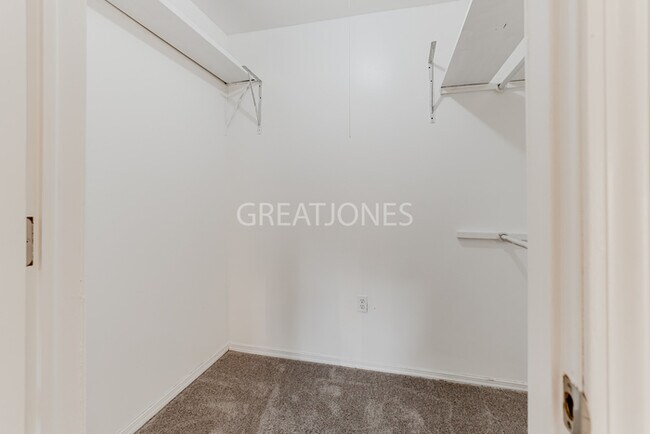 Building Photo - Charming 3 Bedroom in Raeford!