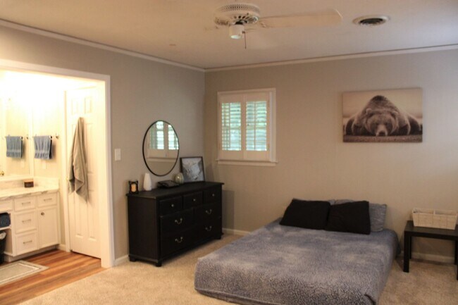 Building Photo - Home for Rent in Montgomery