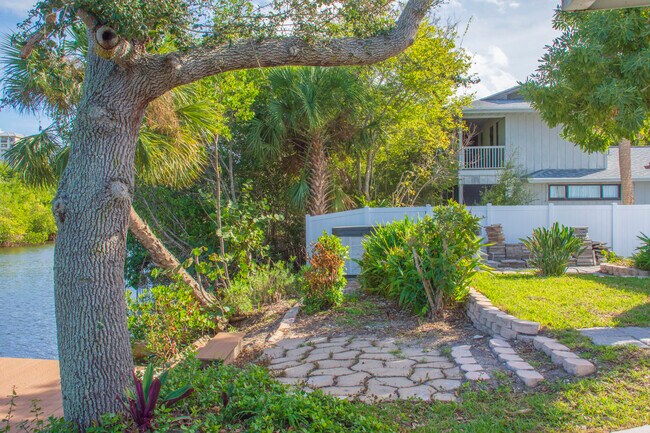 Building Photo - 922 Jackson Way