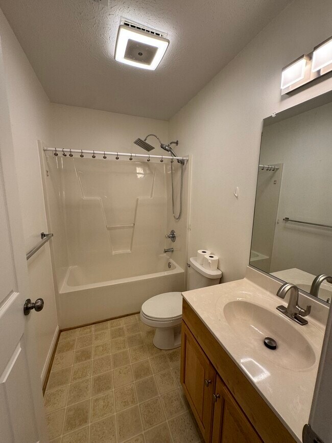 Building Photo - 307 Ludlow Dr