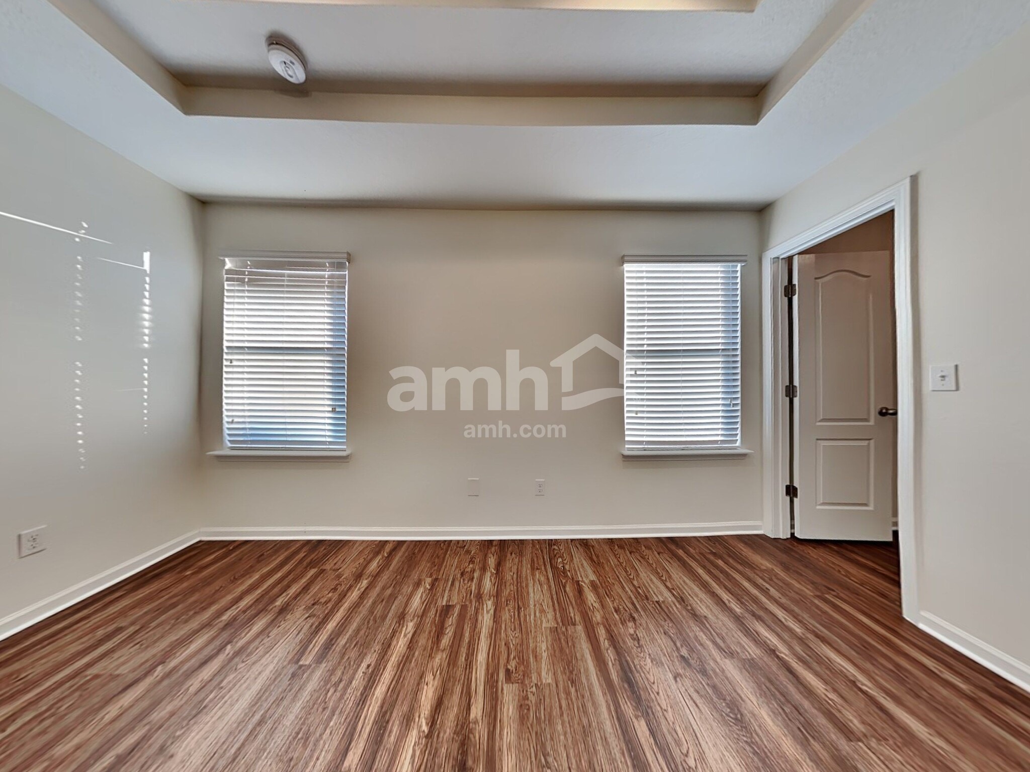 Building Photo - 917 Glendale Ln
