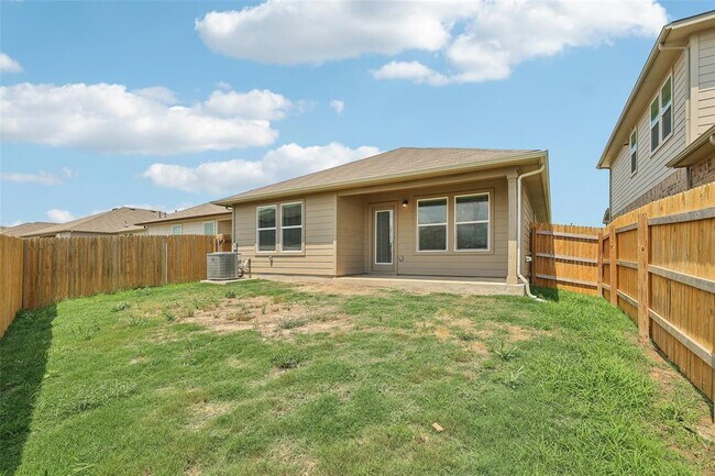 Building Photo - 528 Evergreen Sumac Lp
