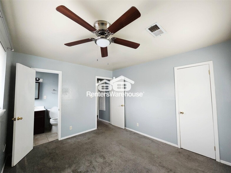 Building Photo - 9918 Ebb St