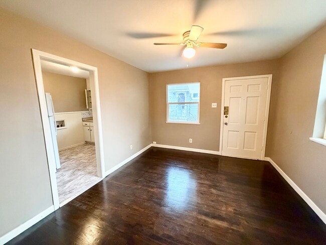 Building Photo - Beautiful 1 bedroom duplex in the heart of it all.