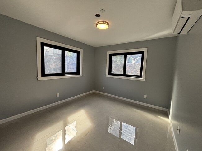 Building Photo - 4032 Hoku Ave