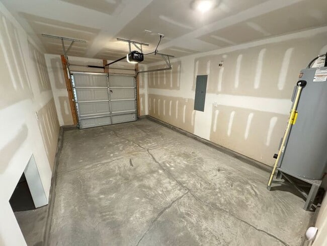 Building Photo - NEW 3-Bed Home with Open Layout & Garage