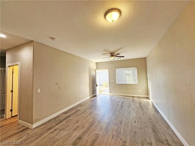 Building Photo - 1121 Sixshooter Ave