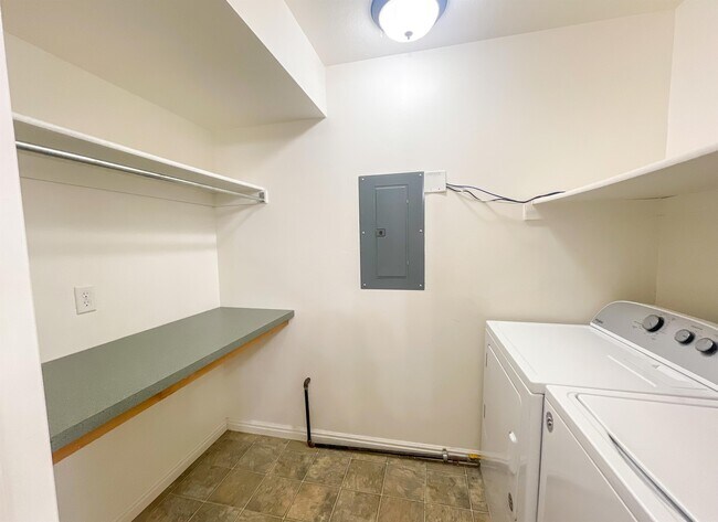 Building Photo - 8212 N Cedar Springs Rd