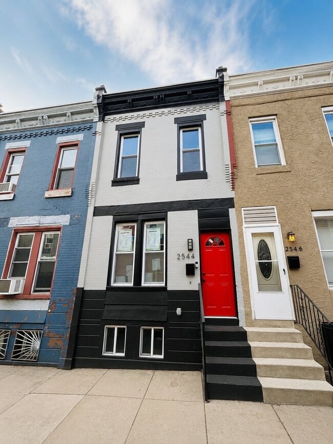 Building Photo - Spacious 3BR Rental with Central Air & Private Yard