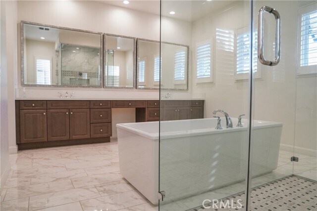 Building Photo - 111 Great Oak