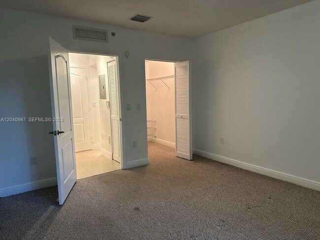 Building Photo - 652 NE 63rd St