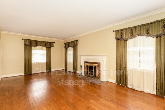 Building Photo - 149 Westgate Dr