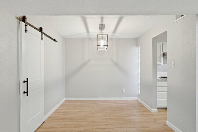 Building Photo - 2233 E Highland Ave