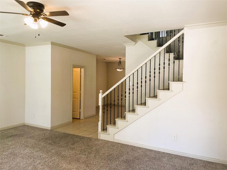 Building Photo - 2320 Calendar Ct