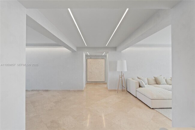 Building Photo - 18911 Collins Ave