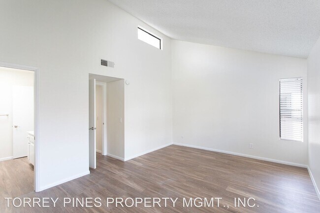 Building Photo - 1141 N Escondido Blvd