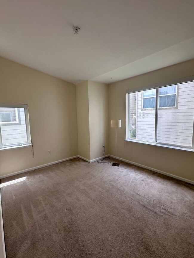 Building Photo - $5,500/month – Spacious Daly City Home for Rent