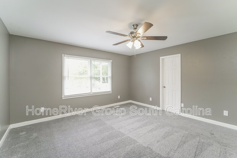 Building Photo - 667 Chelsea Ct