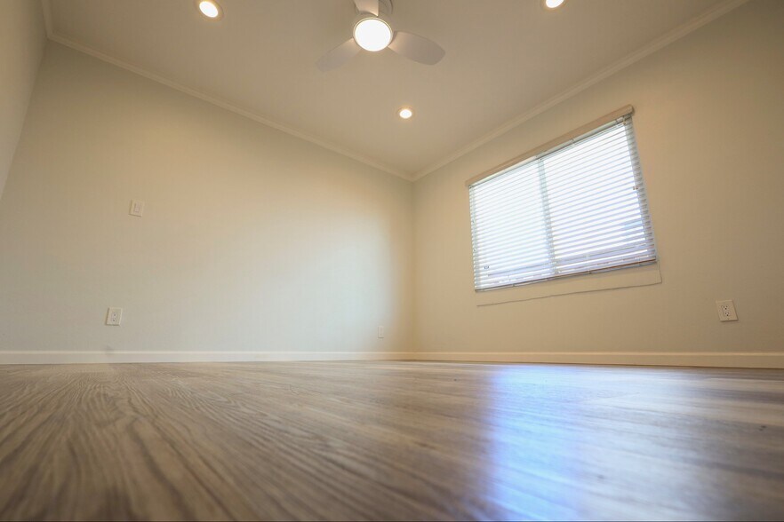 Building Photo - 1824 62nd St
