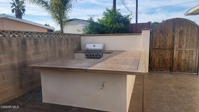 Building Photo - 1720 Elsinore Creek