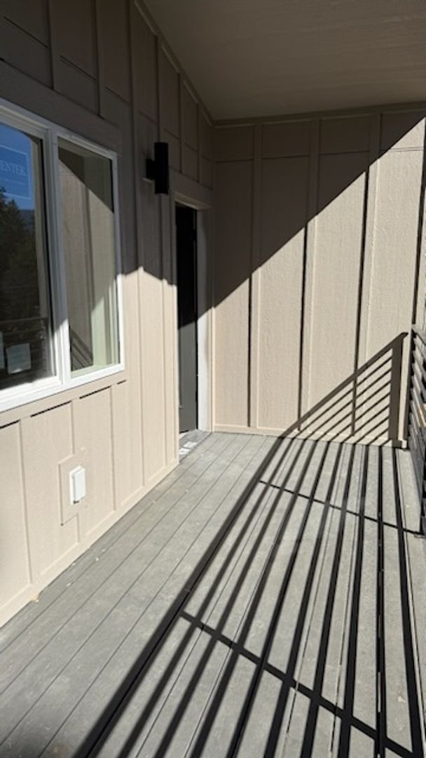 Building Photo - Duplex in CDA !