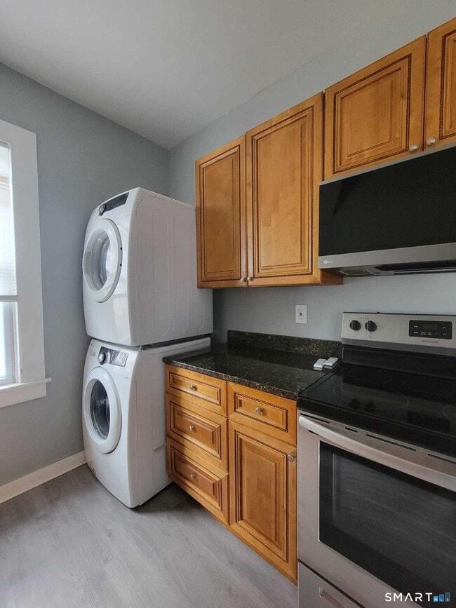 Building Photo - 126 Winthrop St