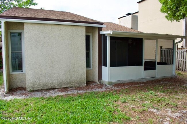 Building Photo - 1561 Arcadia Dr
