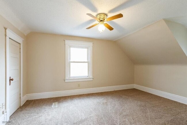 Building Photo - 709 Pleasant View Dr