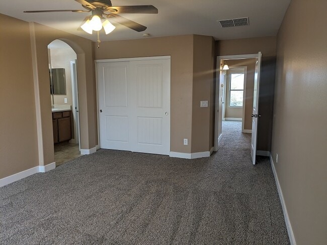 Building Photo - 21023 N Mac Neil St