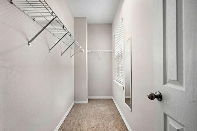 Building Photo - 816 Sterling Creek Cir